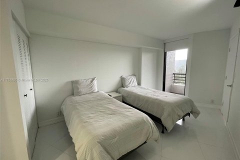 Condo in Aventura, Florida, 2 bedrooms  № 1867202 - photo 16