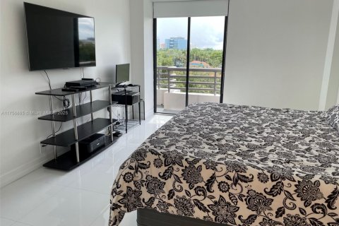 Condo in Aventura, Florida, 2 bedrooms  № 1867202 - photo 13