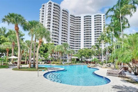 Condo in Aventura, Florida, 2 bedrooms  № 1867202 - photo 1