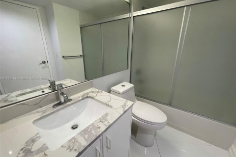 Condo in Aventura, Florida, 2 bedrooms  № 1867202 - photo 17