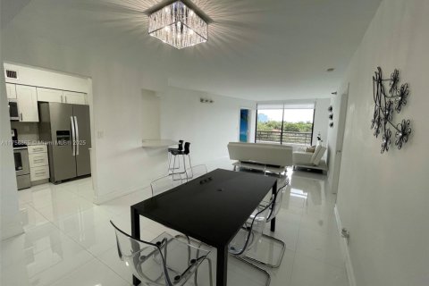 Condo in Aventura, Florida, 2 bedrooms  № 1867202 - photo 4