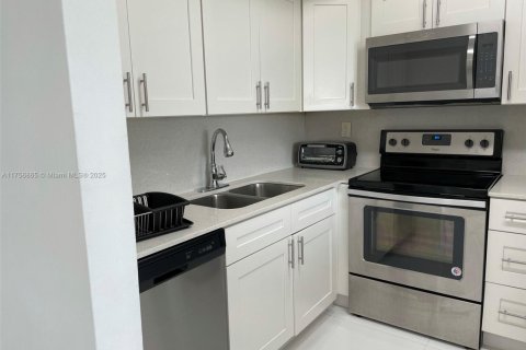 Condo in Aventura, Florida, 2 bedrooms  № 1867202 - photo 9