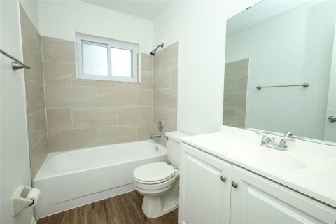 House in Ocoee, Florida 3 bedrooms, 110.18 sq.m. № 2280704 - photo 15
