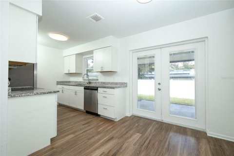 House in Ocoee, Florida 3 bedrooms, 110.18 sq.m. № 2280704 - photo 27