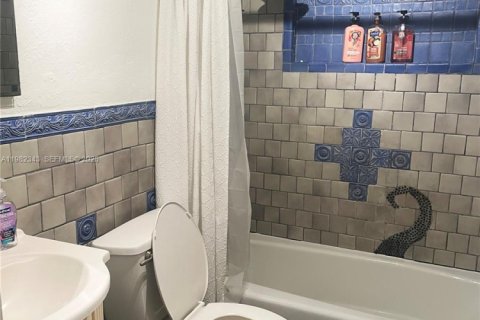 Immobilier commercial à vendre à Oakland Park, Floride: 184.88 m2 № 2050389 - photo 25