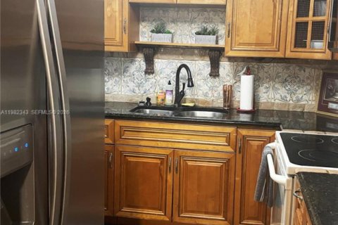 Immobilier commercial à vendre à Oakland Park, Floride: 184.88 m2 № 2050389 - photo 28