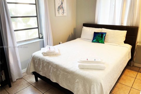 Immobilier commercial à vendre à Oakland Park, Floride: 184.88 m2 № 2050389 - photo 13