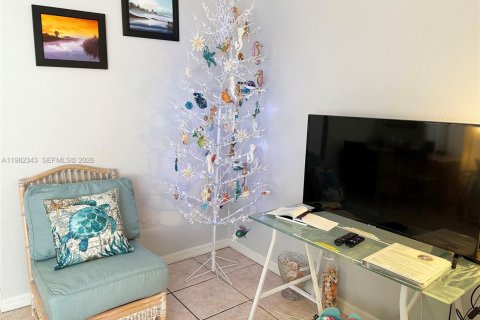 Immobilier commercial à vendre à Oakland Park, Floride: 184.88 m2 № 2050389 - photo 10