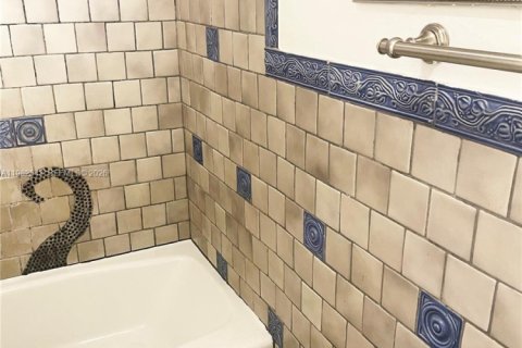 Immobilier commercial à vendre à Oakland Park, Floride: 184.88 m2 № 2050389 - photo 24