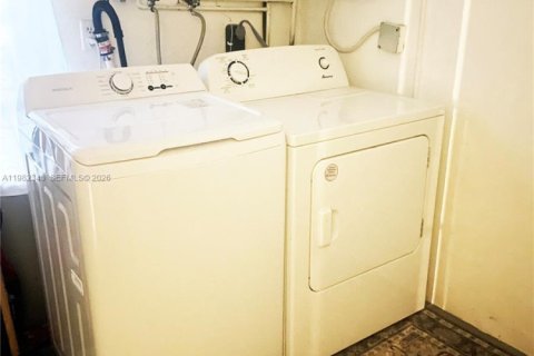 Immobilier commercial à vendre à Oakland Park, Floride: 184.88 m2 № 2050389 - photo 19