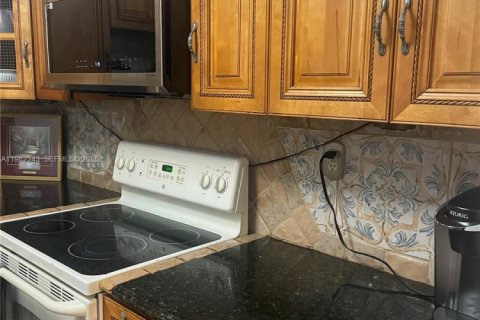 Immobilier commercial à vendre à Oakland Park, Floride: 184.88 m2 № 2050389 - photo 27