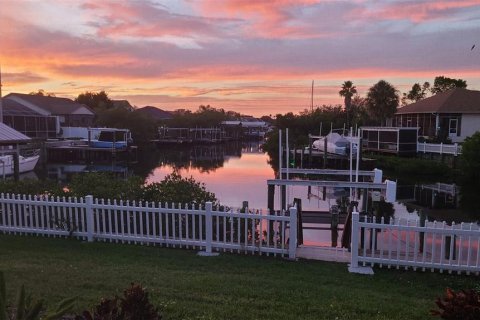Casa en venta en Apollo Beach, Florida, 3 dormitorios, 180.04 m2 № 1765724 - foto 4