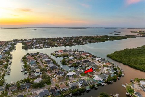 Casa en venta en Apollo Beach, Florida, 3 dormitorios, 180.04 m2 № 1765724 - foto 1