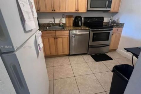 Condominio en alquiler en Deerfield Beach, Florida, 2 dormitorios, 80.82 m2 № 2010376 - foto 2