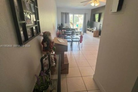 Condominio en alquiler en Deerfield Beach, Florida, 2 dormitorios, 80.82 m2 № 2010376 - foto 3