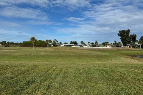 Terreno en venta en Rotonda, Florida № 2213141 - foto 11