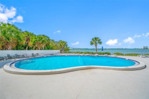 Copropriété à vendre à Clearwater, Floride: 2 chambres, 98.48 m2 № 2213526 - photo 3