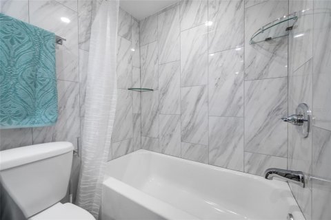 Copropriété à vendre à Clearwater, Floride: 2 chambres, 98.48 m2 № 2213526 - photo 25