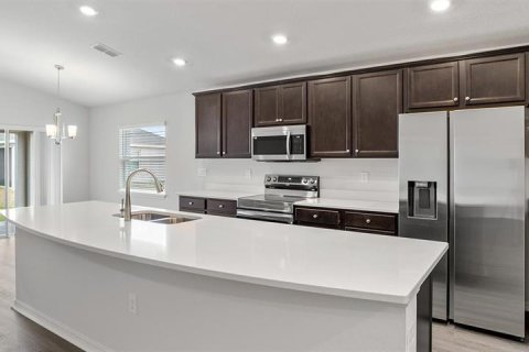 House in Winter Haven, Florida 4 bedrooms, 172.52 sq.m. № 1831349 - photo 9