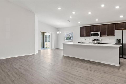House in Winter Haven, Florida 4 bedrooms, 172.52 sq.m. № 1831349 - photo 6