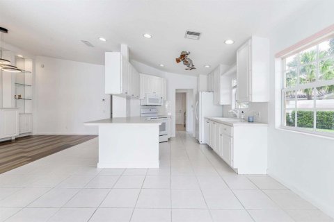 Apartamento en alquiler en Wellington, Florida, 2 dormitorios, 156.08 m2 № 2177502 - foto 10