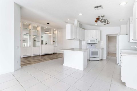 Apartamento en alquiler en Wellington, Florida, 2 dormitorios, 156.08 m2 № 2177502 - foto 9