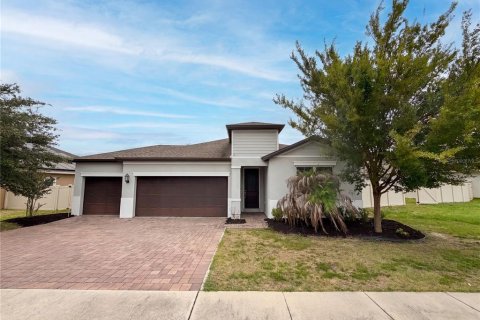 Casa en Howey-in-the-Hills, Florida 4 dormitorios, 174.66 m2 № 2105009