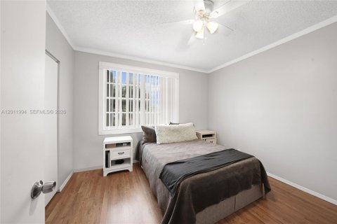 Townhouse in Weston, Florida 2 bedrooms, 103.12 sq.m. № 2076147 - photo 21