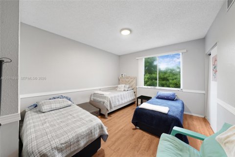 Townhouse in Weston, Florida 2 bedrooms, 103.12 sq.m. № 2076147 - photo 22