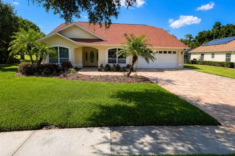 Casa en Zephyrhills, Florida 3 dormitorios, 229.65 m2 № 2126440