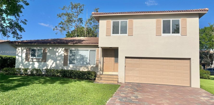 Villa ou maison à Coral Springs, Floride 2 chambres, 239.69 m2 № 2024203