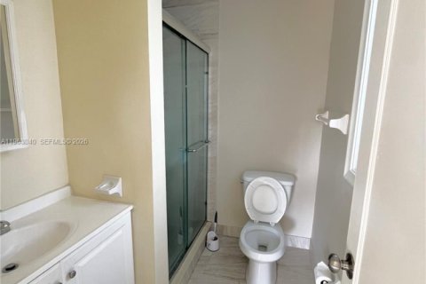 Villa ou maison à louer à Coral Springs, Floride: 2 chambres, 239.69 m2 № 2024203 - photo 12