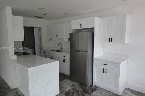 Villa ou maison à louer à Fort Lauderdale, Floride: 3 chambres, 111.48 m2 № 2060879 - photo 9