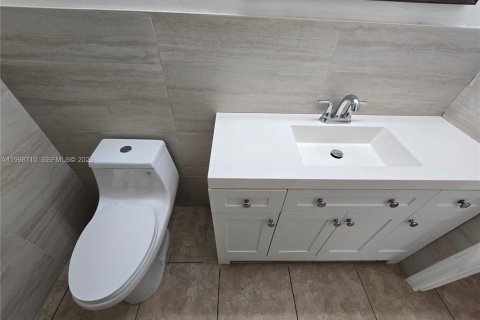 Villa ou maison à louer à Fort Lauderdale, Floride: 3 chambres, 111.48 m2 № 2060879 - photo 8