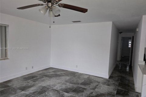 Villa ou maison à louer à Fort Lauderdale, Floride: 3 chambres, 111.48 m2 № 2060879 - photo 12