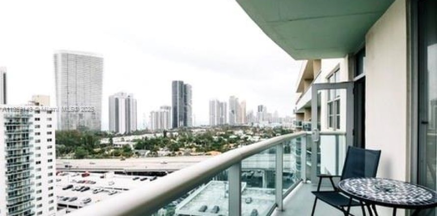 Condo à Sunny Isles Beach, Floride, 1 chambre № 1887467