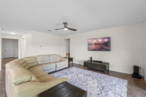 House in BELLALAGO in Kissimmee, Florida 3 bedrooms, 168.15 sq.m. № 1825307 - photo 23