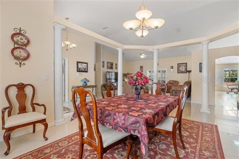 Villa ou maison à vendre à Ocala, Floride: 4 chambres, 312.71 m2 № 2215695 - photo 8