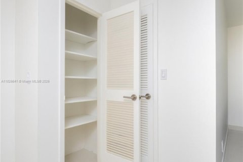 Copropriété à vendre à Hallandale Beach, Floride: 3 chambres, 172.43 m2 № 1797732 - photo 29