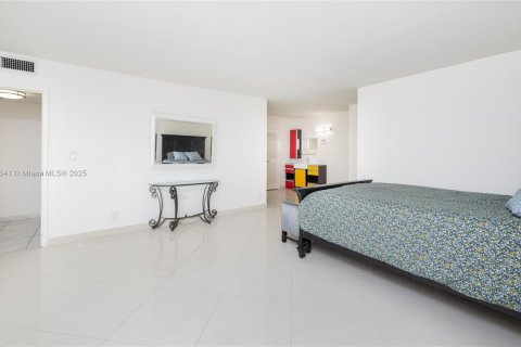 Copropriété à vendre à Hallandale Beach, Floride: 3 chambres, 172.43 m2 № 1797732 - photo 21