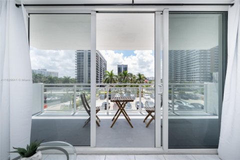 Copropriété à vendre à Hallandale Beach, Floride: 3 chambres, 172.43 m2 № 1797732 - photo 3