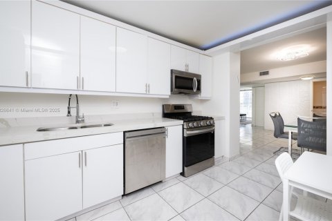Copropriété à vendre à Hallandale Beach, Floride: 3 chambres, 172.43 m2 № 1797732 - photo 9
