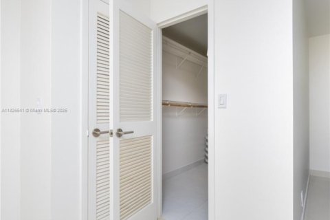 Copropriété à vendre à Hallandale Beach, Floride: 3 chambres, 172.43 m2 № 1797732 - photo 19
