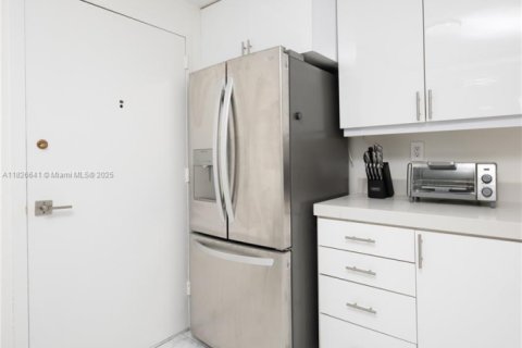 Copropriété à vendre à Hallandale Beach, Floride: 3 chambres, 172.43 m2 № 1797732 - photo 11