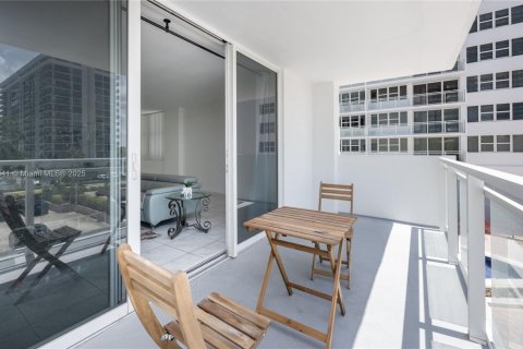 Copropriété à vendre à Hallandale Beach, Floride: 3 chambres, 172.43 m2 № 1797732 - photo 4