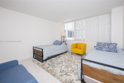 Copropriété à vendre à Hallandale Beach, Floride: 3 chambres, 172.43 m2 № 1797732 - photo 25