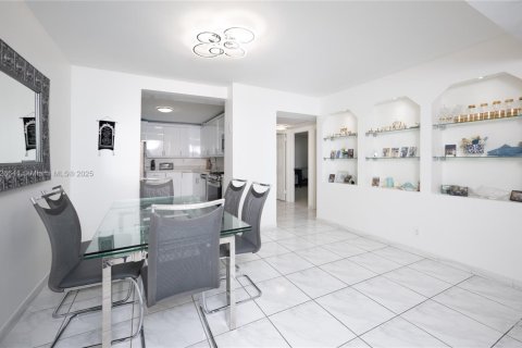 Copropriété à vendre à Hallandale Beach, Floride: 3 chambres, 172.43 m2 № 1797732 - photo 8