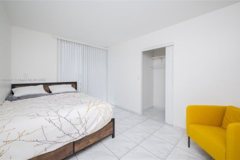 Copropriété à vendre à Hallandale Beach, Floride: 3 chambres, 172.43 m2 № 1797732 - photo 30
