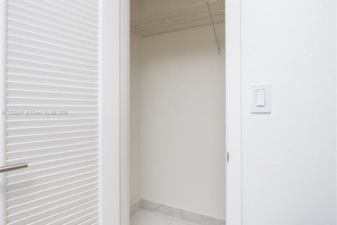 Copropriété à vendre à Hallandale Beach, Floride: 3 chambres, 172.43 m2 № 1797732 - photo 27