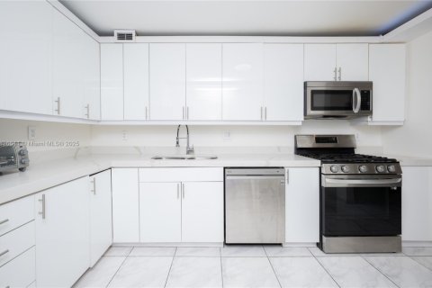 Copropriété à vendre à Hallandale Beach, Floride: 3 chambres, 172.43 m2 № 1797732 - photo 10